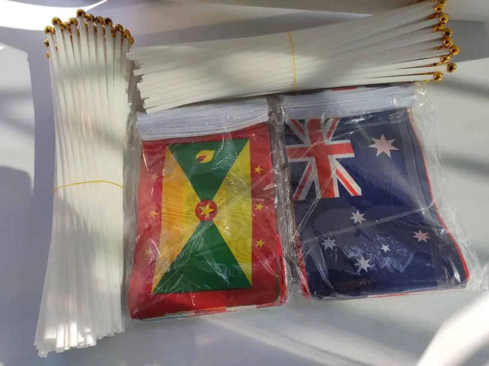 Complete set of national flags, 200 country, 14*21 cm polyester material with plastic poles.