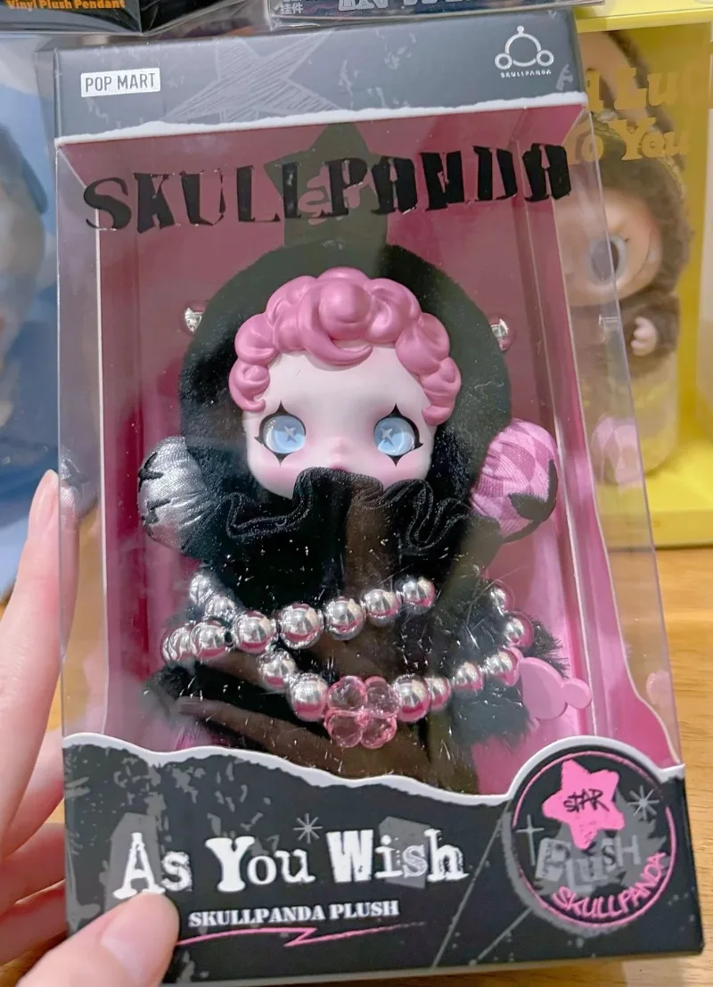 דמות SKULLPANDA SP6000 עם כרטיס תלייה
