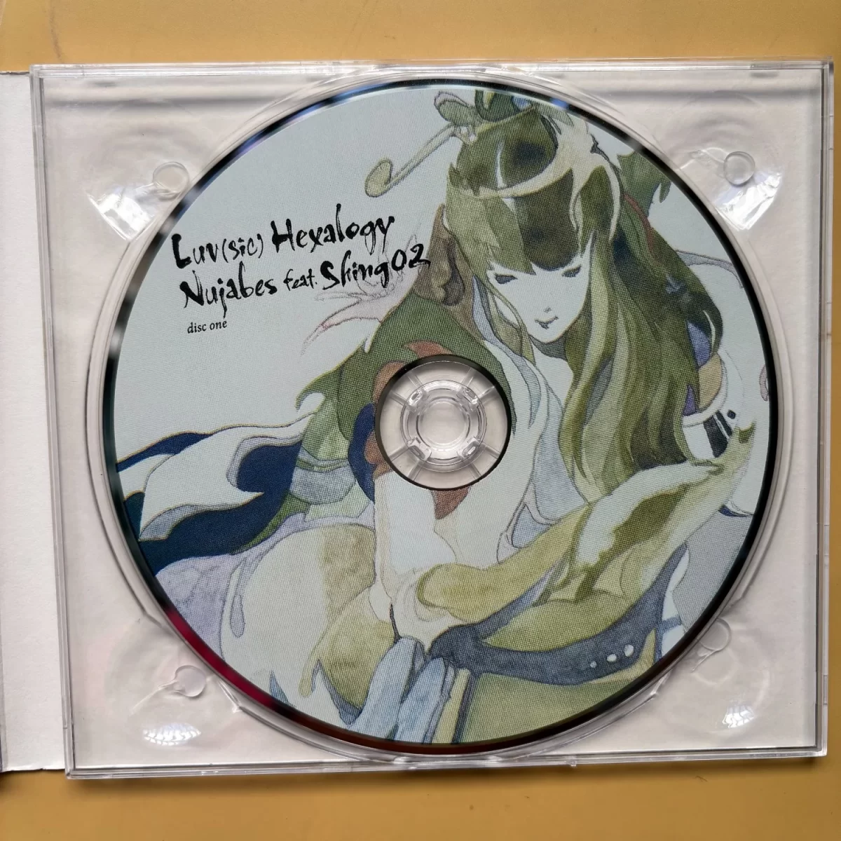 אלבום CD של נוג'אבס עם כיסוי אמנותי